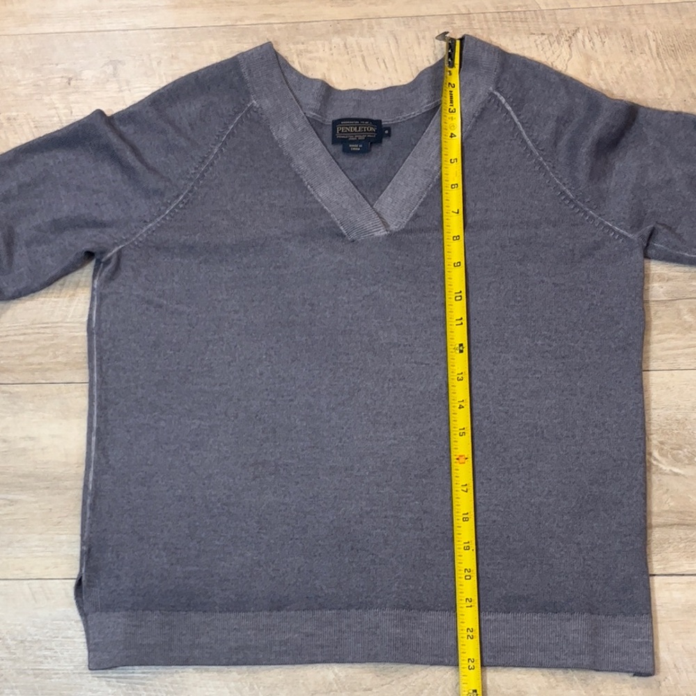 Pendleton Women's 100% Merino Wool V- neck Sweater Size Small - Picture 6 of 7